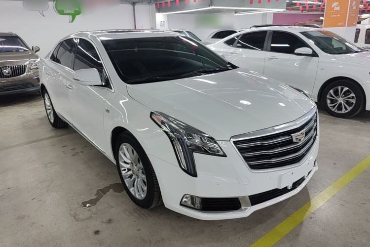 Used Cadillac XTS 2018 28T Elite Edition Front Right 45 Deg