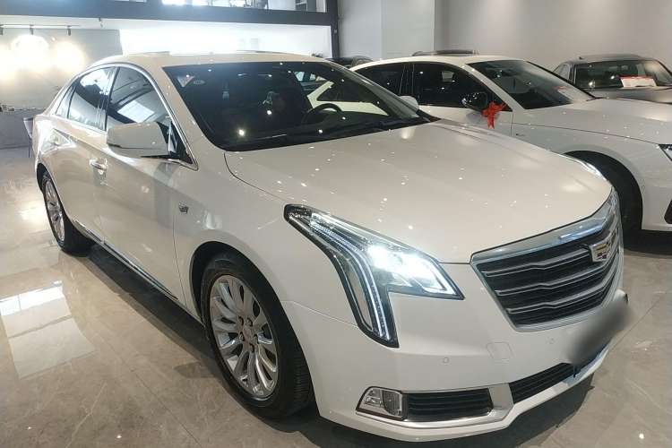 Used Cadillac XTS 2018 28T Elite Edition Front Right 45 Deg