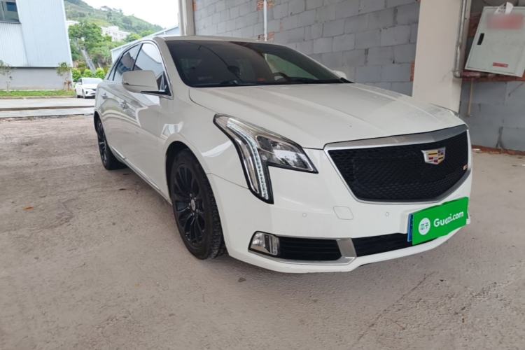Used Cadillac XTS 2018 28T Elite Edition Front Right 45 Deg