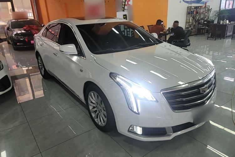 Used Cadillac XTS 2018 28T Elite Edition Front Right 45 Deg