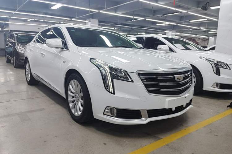 Used Cadillac XTS 2018 28T Elite Edition Front Right 45 Deg