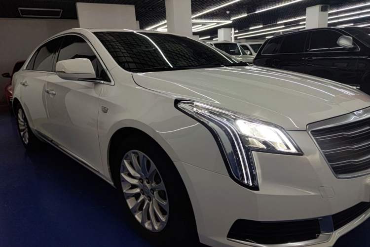 Used Cadillac XTS 2018 28T Tech Edition Front Right 45 Deg
