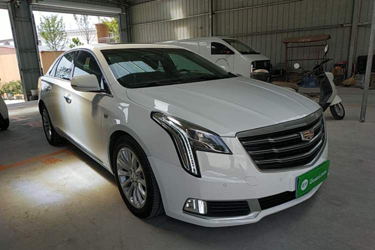 Used Cadillac XTS 2018 28T Elite Edition Front Right 45 Deg