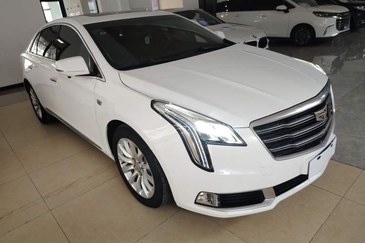 Used Cadillac XTS 2018 28T Elite Edition Front Right 45 Deg