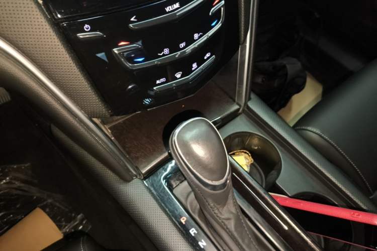 Used Cadillac XTS 2018 28T Tech Edition Gear Lever