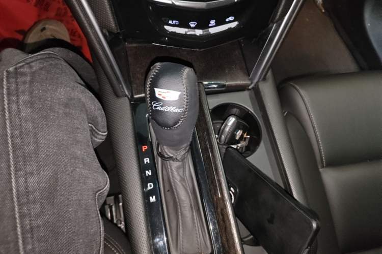 Used Cadillac XTS 2018 28T Tech Edition Gear Lever