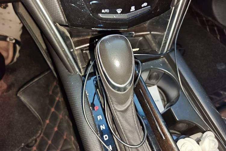 Used Cadillac XTS 2018 28T Elite Edition Gear Lever