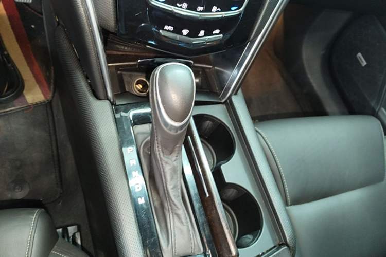 Used Cadillac XTS 2018 28T Elite Edition Gear Lever