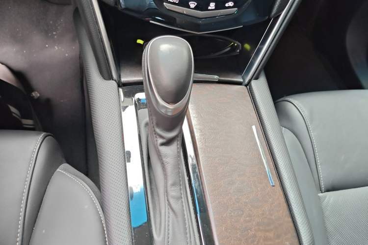 Used Cadillac XTS 2018 28T Elite Edition Gear Lever