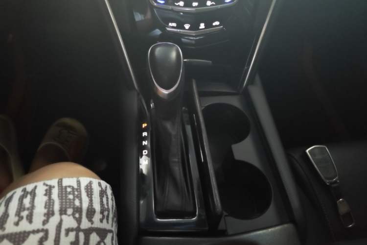 Used Cadillac XTS 2018 28T Elite Edition Gear Lever
