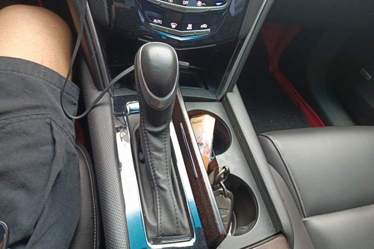 Used Cadillac XTS 2018 28T Tech Edition Gear Lever