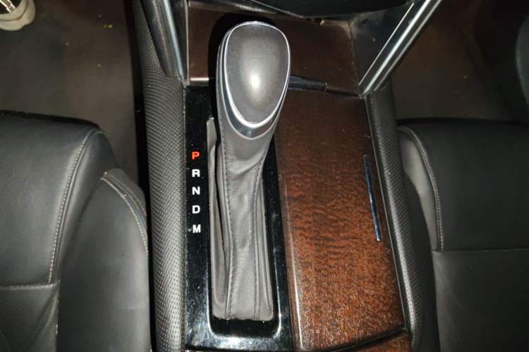 Used Cadillac XTS 2018 28T Elite Edition Gear Lever