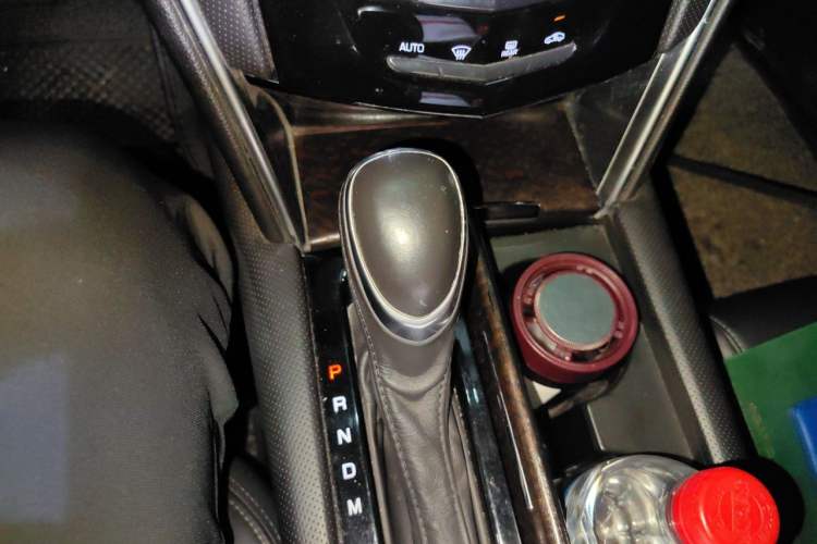 Used Cadillac XTS 2018 28T Tech Edition Gear Lever