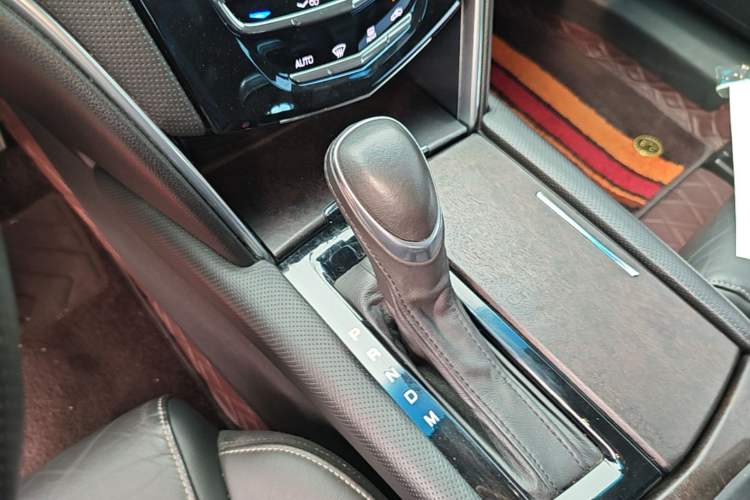 Used Cadillac XTS 2018 28T Elite Edition Gear Lever
