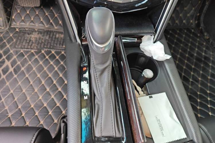 Used Cadillac XTS 2018 28T Tech Edition Gear Lever