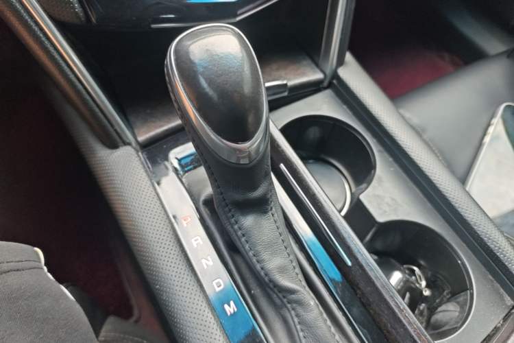 Used Cadillac XTS 2018 28T Tech Edition Gear Lever
