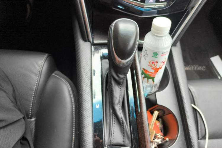 Used Cadillac XTS 2018 28T Elite Edition Gear Lever