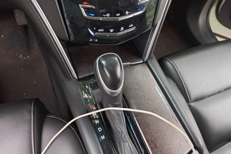 Used Cadillac XTS 2018 28T Tech Edition Gear Lever