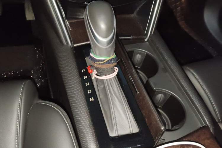 Used Cadillac XTS 2018 28T Tech Edition Gear Lever