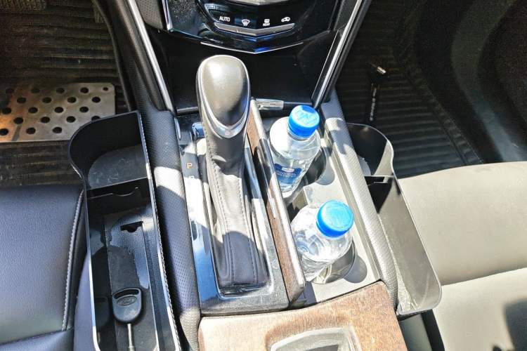 Used Cadillac XTS 2018 28T Tech Edition Gear Lever