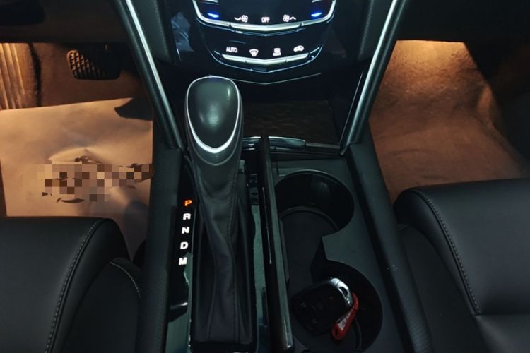 Used Cadillac XTS 2018 28T Tech Edition Gear Lever