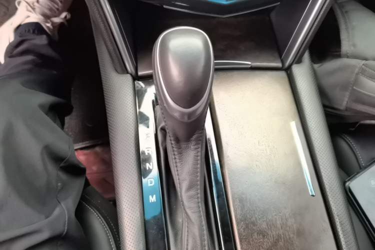 Used Cadillac XTS 2018 28T Elite Edition Gear Lever