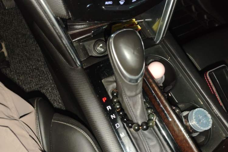 Used Cadillac XTS 2018 28T Elite Edition Gear Lever