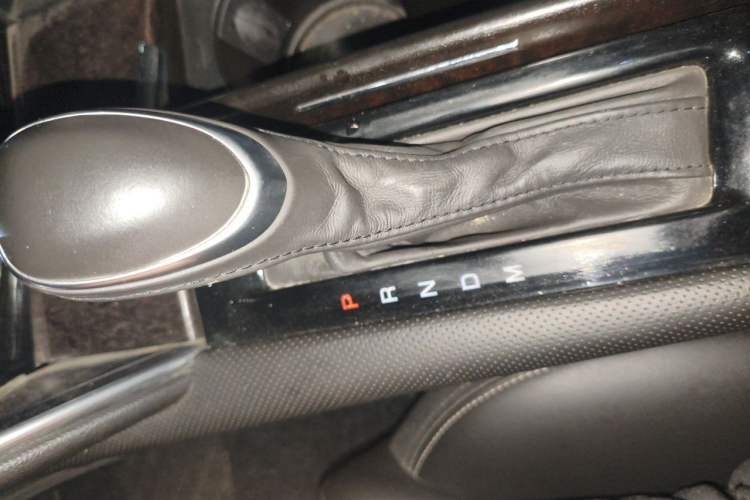 Used Cadillac XTS 2018 28T Tech Edition Gear Lever