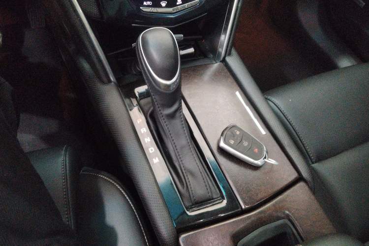 Used Cadillac XTS 2018 28T Tech Edition Gear Lever