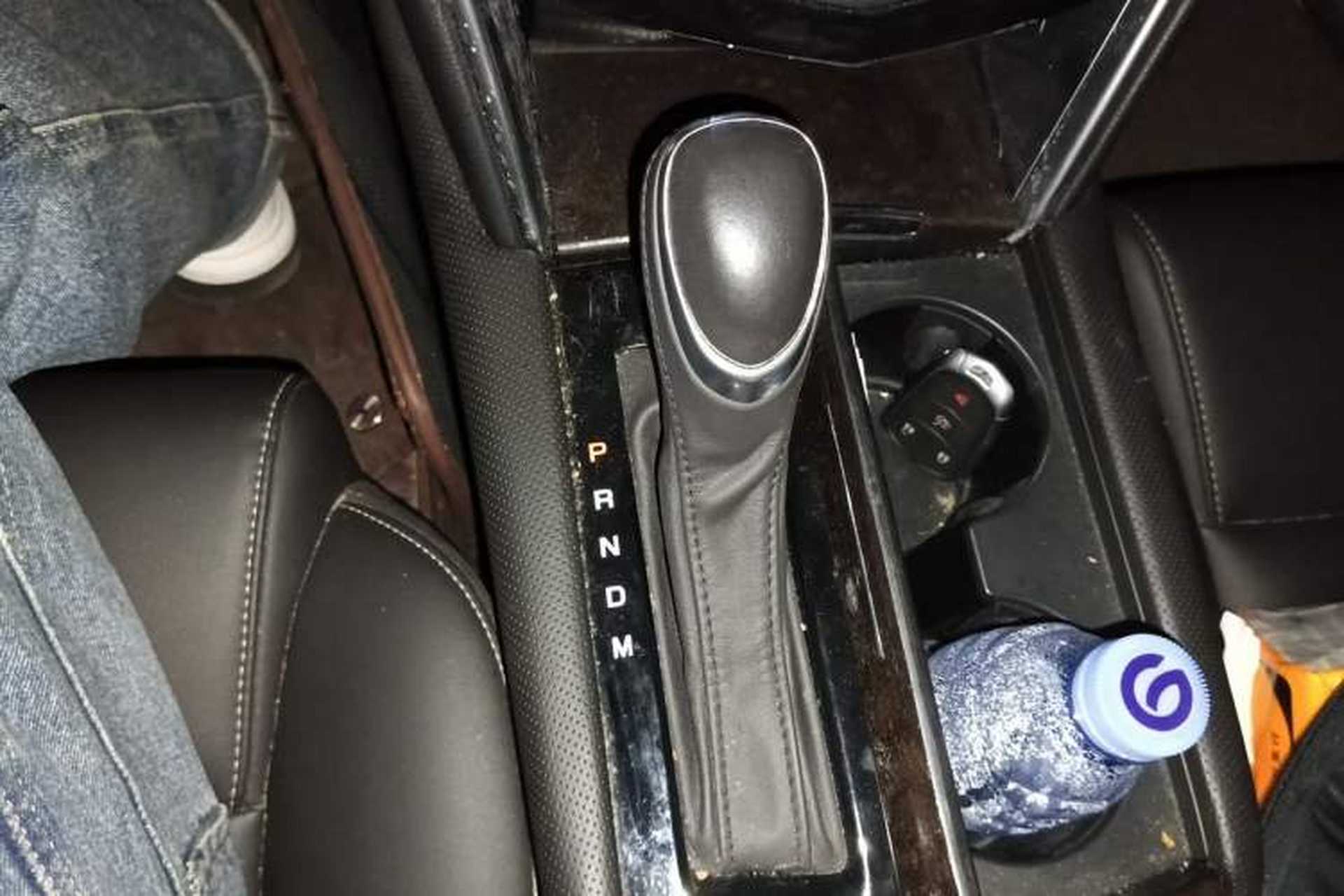 Used Cadillac XTS 2018 28T Tech Edition Gear Lever