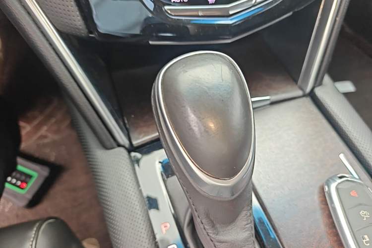 Used Cadillac XTS 2018 28T Tech Edition Gear Lever