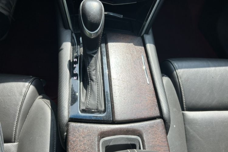 Used Cadillac XTS 2018 28T Elite Edition Gear Lever