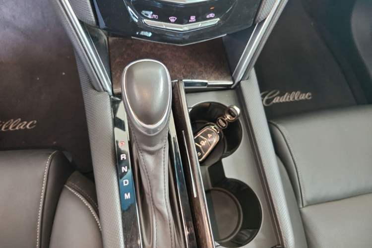 Used Cadillac XTS 2018 28T Elite Edition Gear Lever