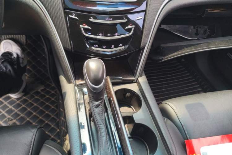Used Cadillac XTS 2018 28T Elite Edition Gear Lever