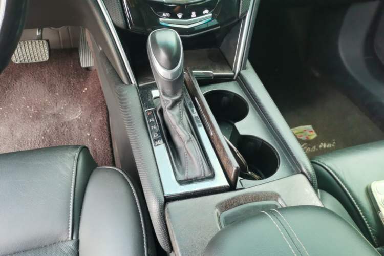 Used Cadillac XTS 2018 28T Elite Edition Gear Lever