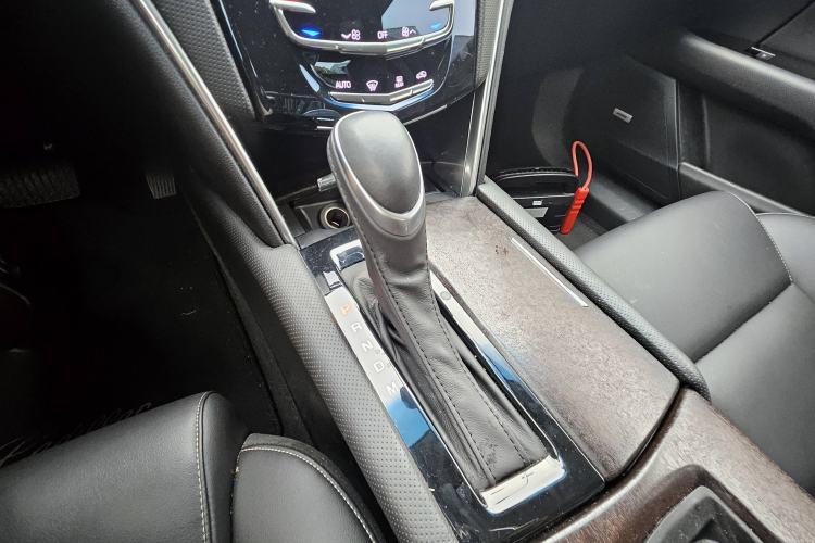 Used Cadillac XTS 2018 28T Tech Edition Gear Lever