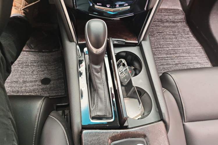Used Cadillac XTS 2018 28T Tech Edition Gear Lever