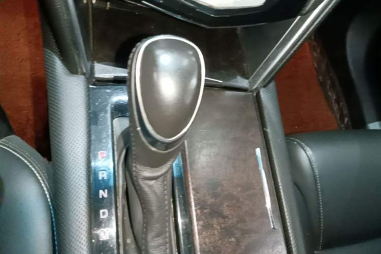 Used Cadillac XTS 2018 28T Tech Edition Gear Lever
