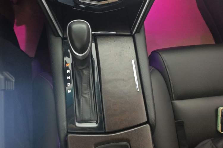 Used Cadillac XTS 2018 28T Tech Edition Gear Lever