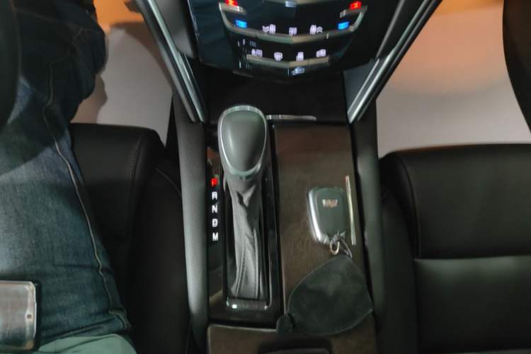 Used Cadillac XTS 2018 28T Tech Edition Gear Lever