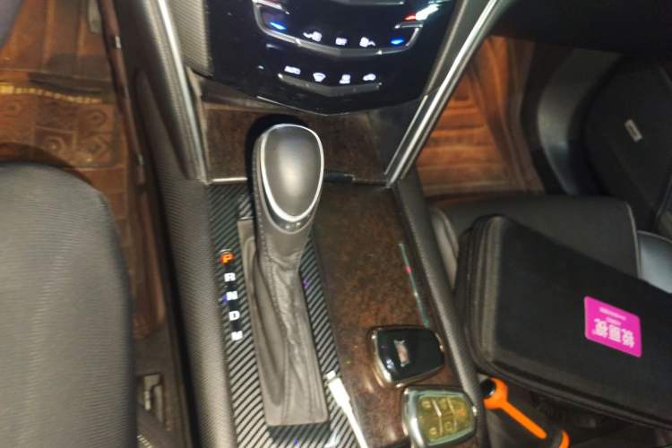 Used Cadillac XTS 2018 28T Elite Edition Gear Lever