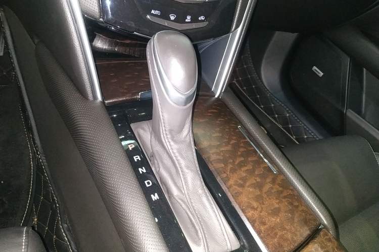 Used Cadillac XTS 2018 28T Elite Edition Gear Lever