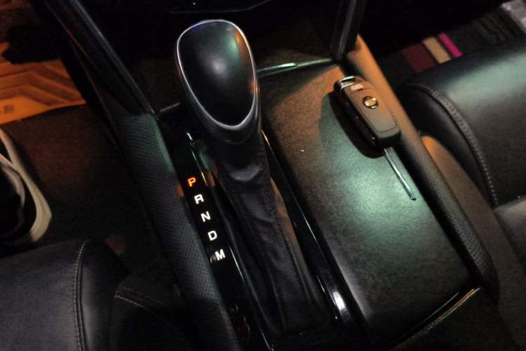Used Cadillac XTS 2018 28T Elite Edition Gear Lever