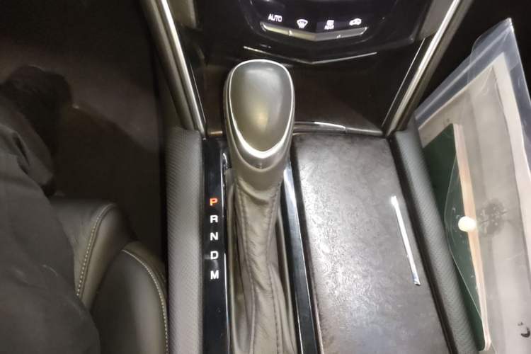 Used Cadillac XTS 2018 28T Elite Edition Gear Lever