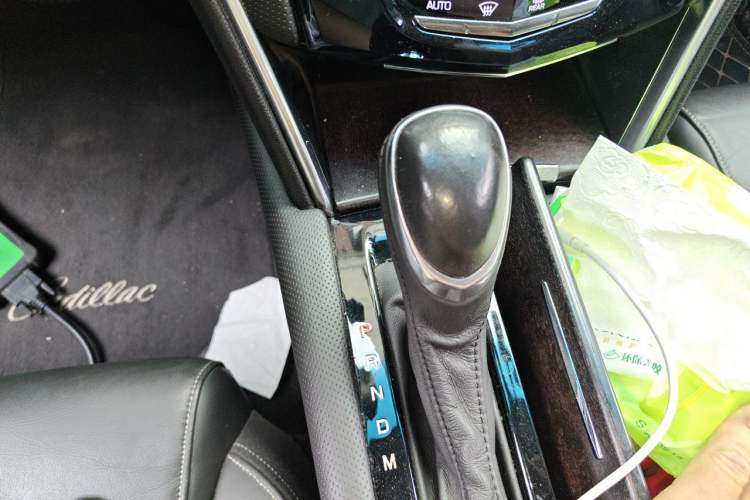Used Cadillac XTS 2018 28T Elite Edition Gear Lever