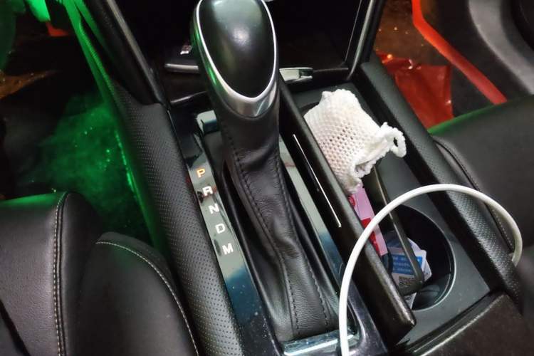 Used Cadillac XTS 2018 28T Tech Edition Gear Lever