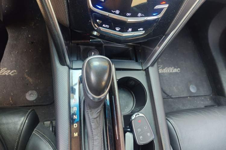 Used Cadillac XTS 2018 28T Elite Edition Gear Lever