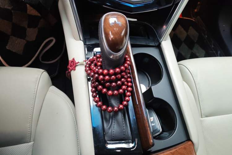 Used Cadillac XTS 2018 28T Elite Edition Gear Lever