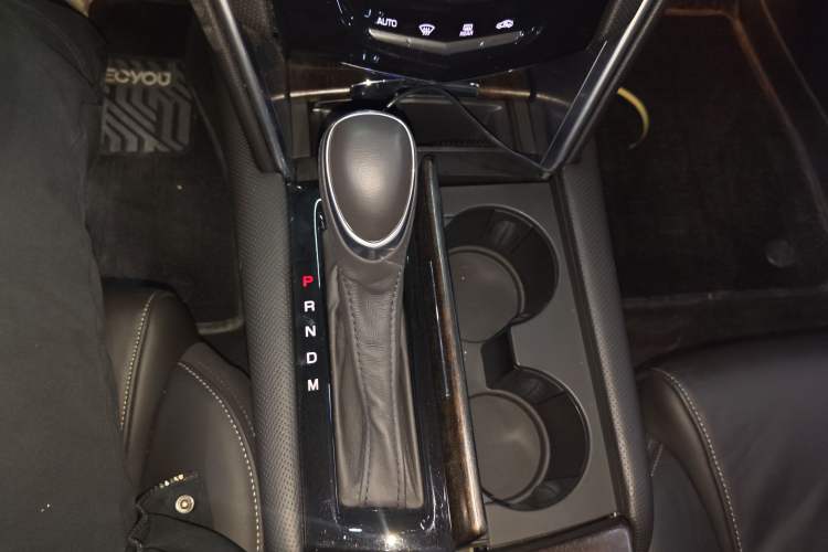 Used Cadillac XTS 2018 28T Elite Edition Gear Lever