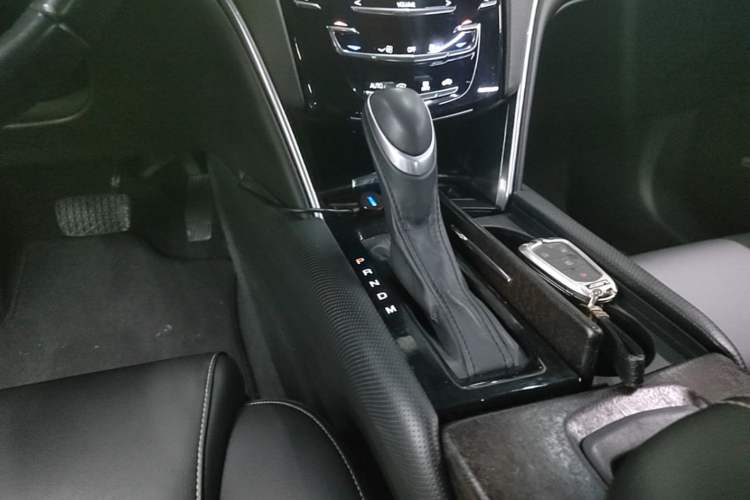 Used Cadillac XTS 2018 28T Tech Edition Gear Lever